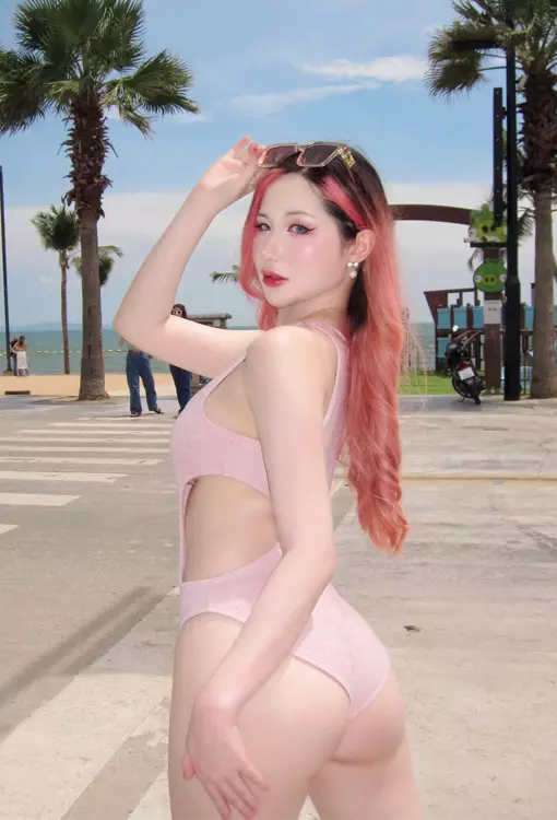 นางแบบน้องเอแคร์สุดแซ่บ