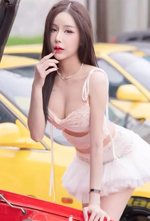 ชีวิตส่วนตัวของน้องเชอร์อัง สาวสวย เซ็กซี่ หุ่นเอ็กซ์18+