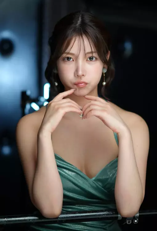 ประวัติส่วนตัวของคาเรน คาเอเดะ ดาราเอวีมาแรง