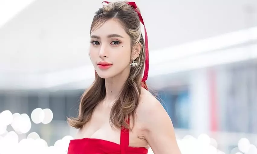 อุ้ม ลักขณา