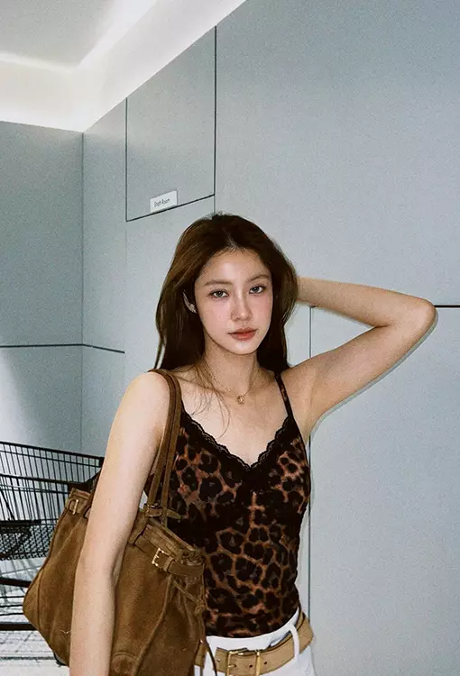 ผลงานที่โดดเด่นของ น้ำตาล ทิพนารี