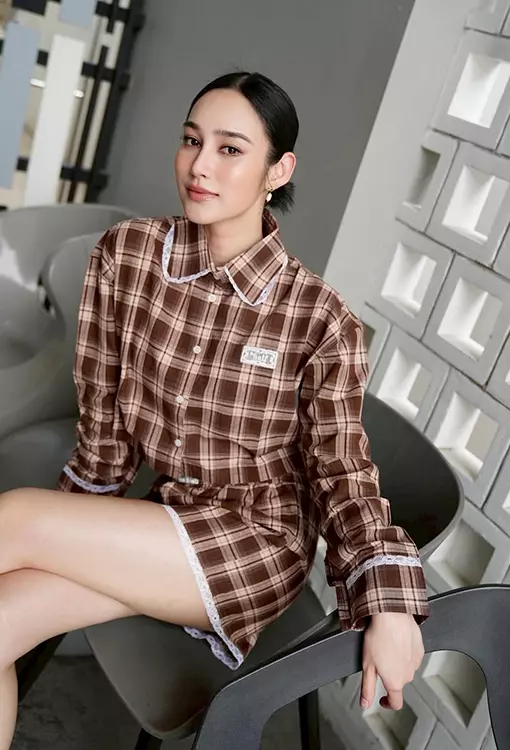 ประวัติส่วนตัวของ นาว ทิสานาฏ